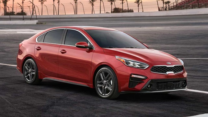 Top 10 mẫu ôtô tiết kiệm nhiên liệu nhất năm 2019 - ảnh 1