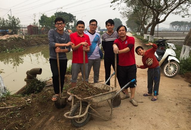 Kênh ngập rác thải biến thành đường hoa ở Hà Nội - ảnh 8