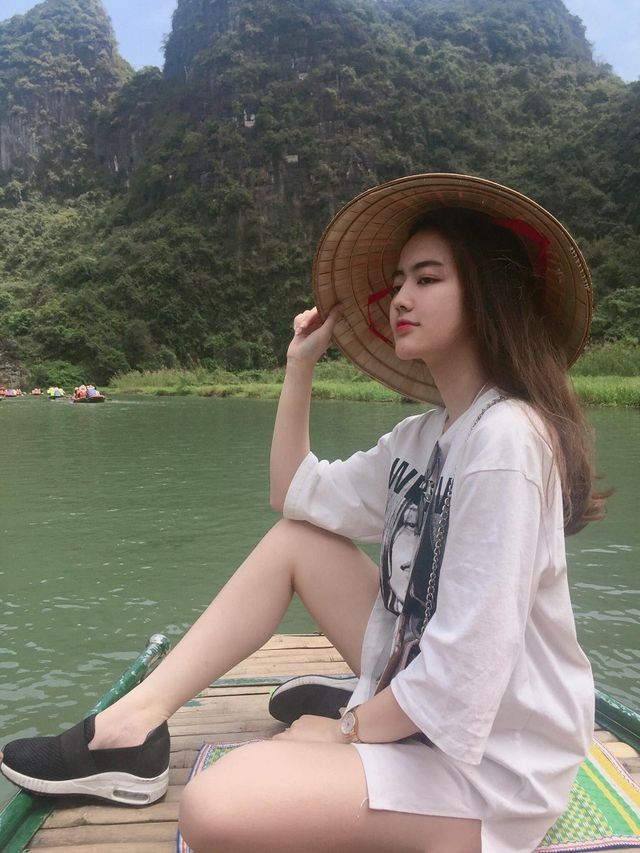 Nữ tiếp viên hàng không 9x khiến dân mạng xao xuyến vì quá xinh - ảnh 3