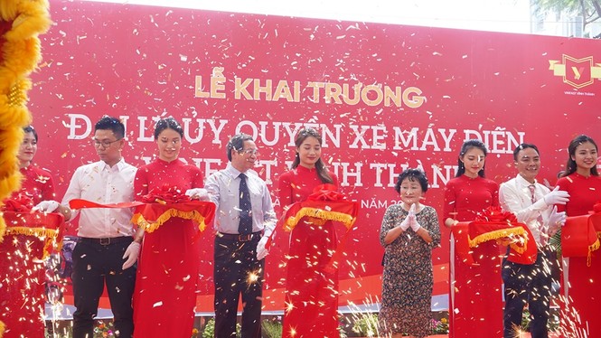 Khai trương đại lý ủy quyền xe máy điện VinFast Vĩnh Thành - ảnh 1