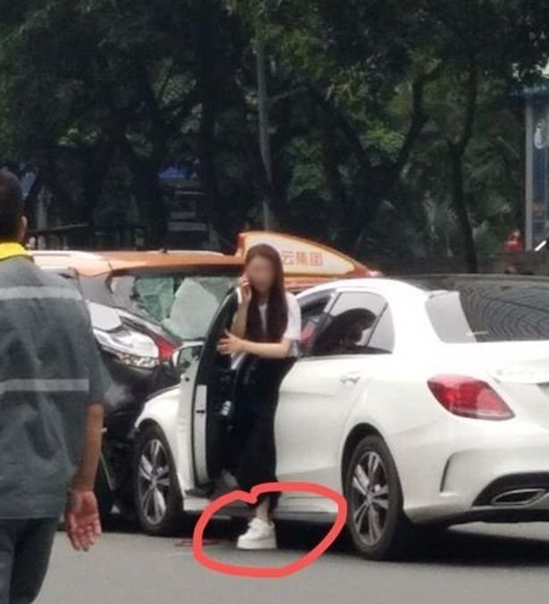 Nữ tài xế lái Mercedes vượt đèn đỏ tông 13 người bị thương - ảnh 2
