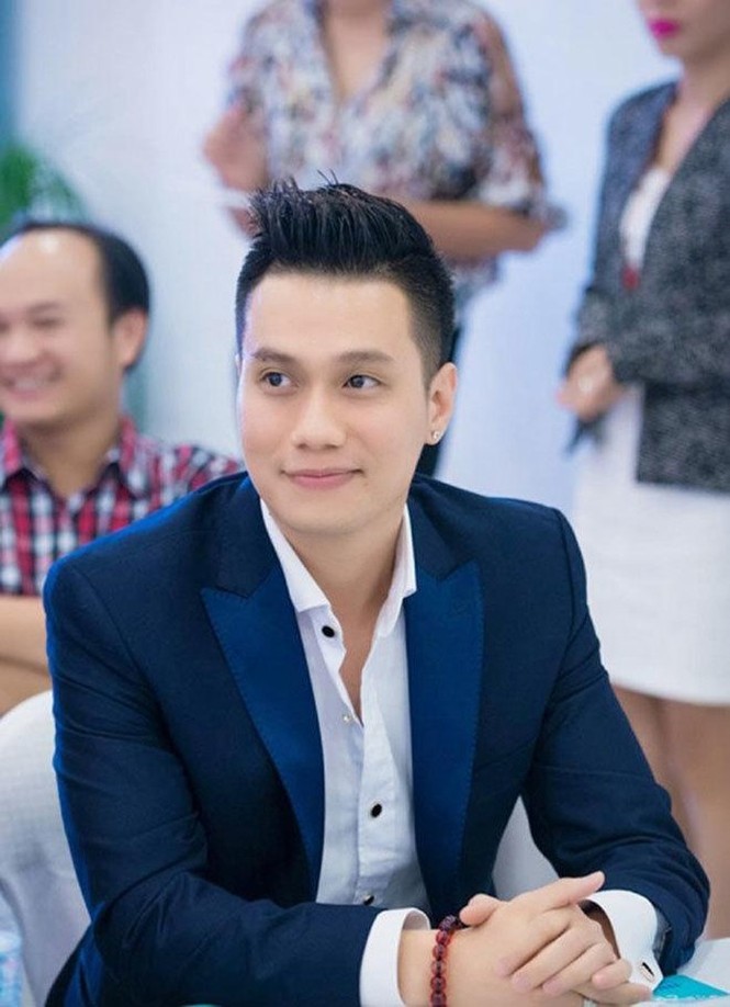 Sau ly hôn, Việt Anh khoe mặt khác lạ do phẫu thuật thẩm mỹ - ảnh 2