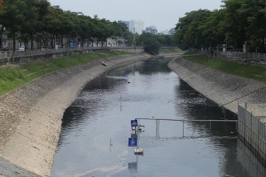 Công ty Thoát nước Hà Nội 'trần tình' việc xả nước hồ Tây vào sông Tô Lịch - ảnh 1