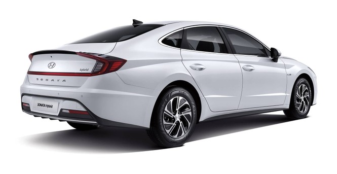 Hyundai Sonata Hybrid có thể tự sạc tới 60% pin mỗi ngày - ảnh 2