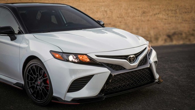 Toyota Camry 2020 phiên bản thể thao lộ giá chỉ 741 triệu đồng - ảnh 3