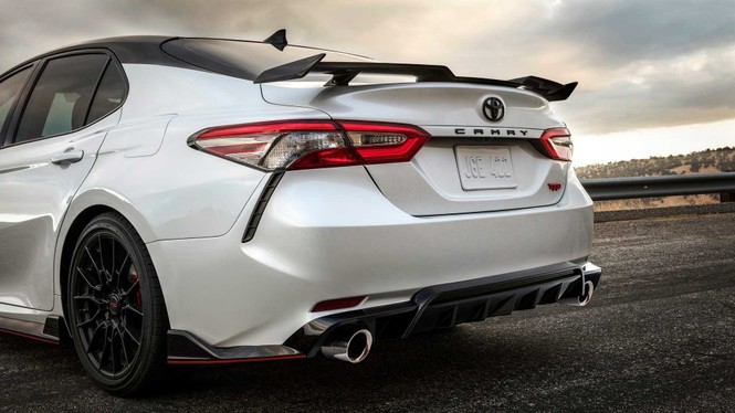 Toyota Camry 2020 phiên bản thể thao lộ giá chỉ 741 triệu đồng - ảnh 4