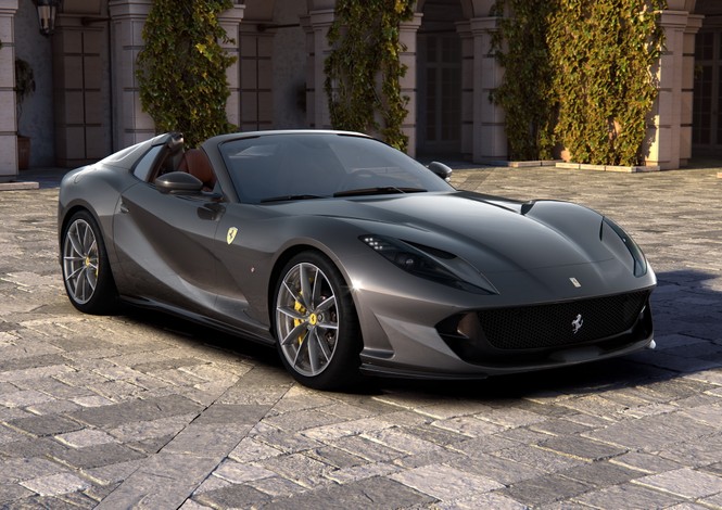 Ferrari sẽ là nhà sản xuất cuối cùng từ bỏ động cơ V12? - ảnh 1