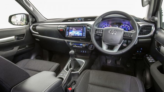 Toyota Hilux dành cho thị trường Anh có gì đặc biệt? - ảnh 3