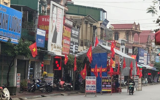 Quê nghèo lắp màn hình “khủng” xem chung kết AFF Cup - ảnh 3