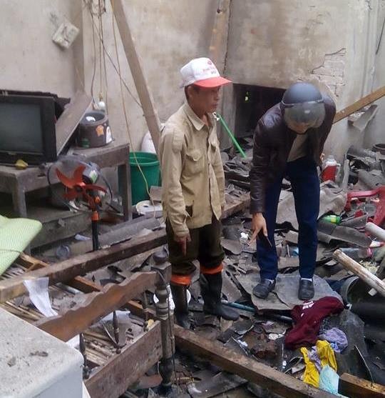 Nghi pháo tự chế phát nổ làm bay mái nhà, 5 người thương vong - ảnh 2