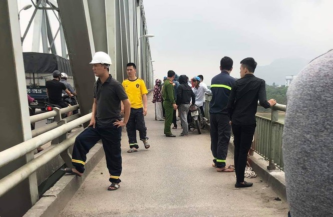 Nam thanh niên nhắn tin “con đi chết đây” rồi nhảy cầu tự tử - ảnh 2