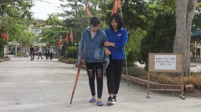 Những hình ảnh xúc động của các tình nguyện viên tại Hà Tĩnh - ảnh 3