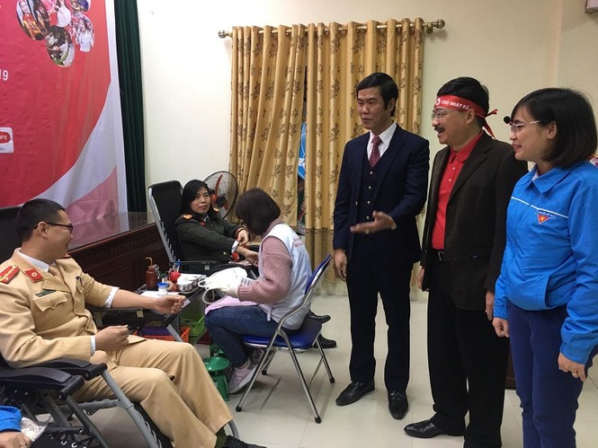 Tham gia Chủ nhật Đỏ sau 1 ngày tròn 18 tuổi - ảnh 1