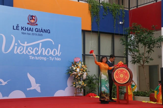 Lễ khai giảng đậm bản sắc văn hóa ngôi trường khai phóng đầu tiên của Việt Nam - ảnh 1