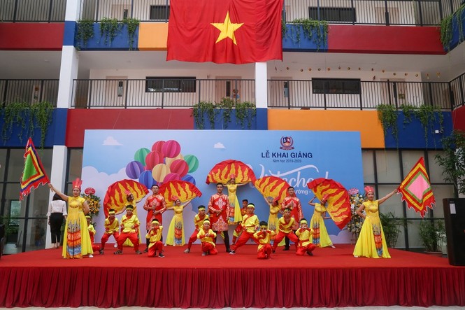 Lễ khai giảng đậm bản sắc văn hóa ngôi trường khai phóng đầu tiên của Việt Nam - ảnh 4