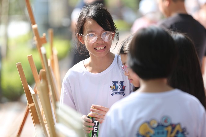 Bức tranh “Trái đất khóc” của học sinh trường Marie Curie - ảnh 2