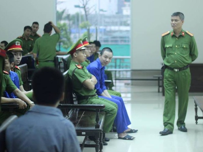 Tử tù vượt ngục hầu tòa trong vụ giấu 490 bánh heroin - ảnh 2