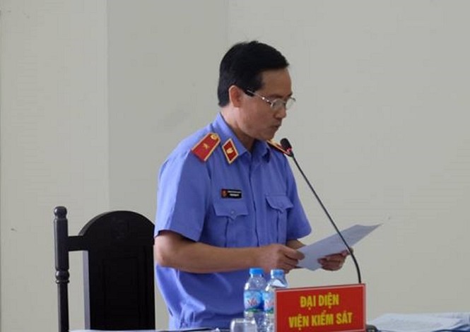 Kiểm sát đối đáp thế nào trước các câu hỏi của ông Đinh La Thăng? - ảnh 1