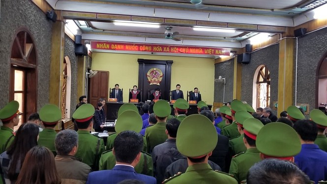 Hàng loạt cán bộ 'nhúng chàm' ăn tiền làm thủy điện Sơn La hầu tòa - ảnh 1