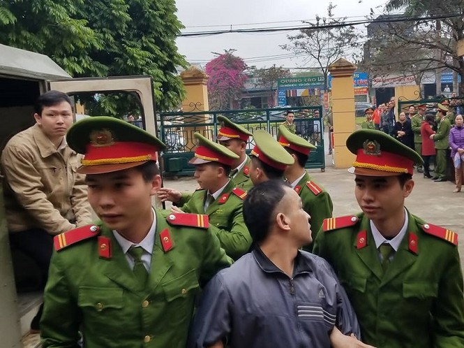 Bị cáo Hoàng Công Lương vắng mặt, phiên tòa bị tạm hoãn - ảnh 2