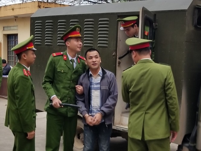 Vụ chạy thận 8 người chết: Bác sĩ Lương giữ quyền im lặng tại tòa - ảnh 1