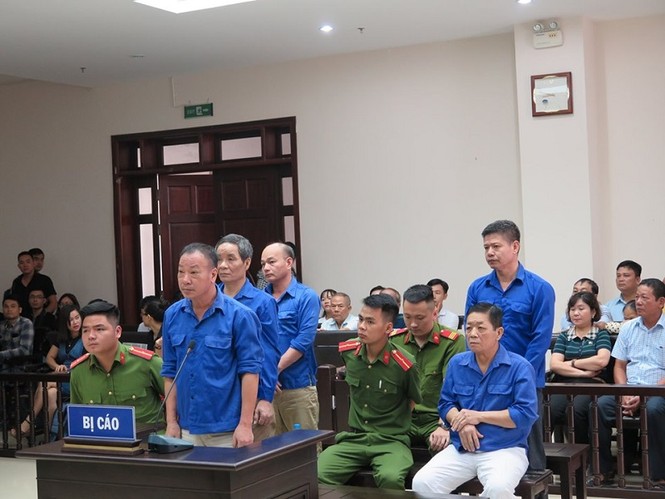 Xét xử Hưng 'kính': Bị hại từng 2 lần muốn tự tử? - ảnh 1