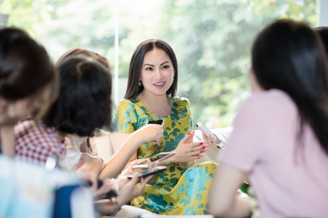 Ca sĩ Hà Phương hé lộ bí quyết 'giữ lửa' tình yêu bên tỷ phú Chính Chu - ảnh 1
