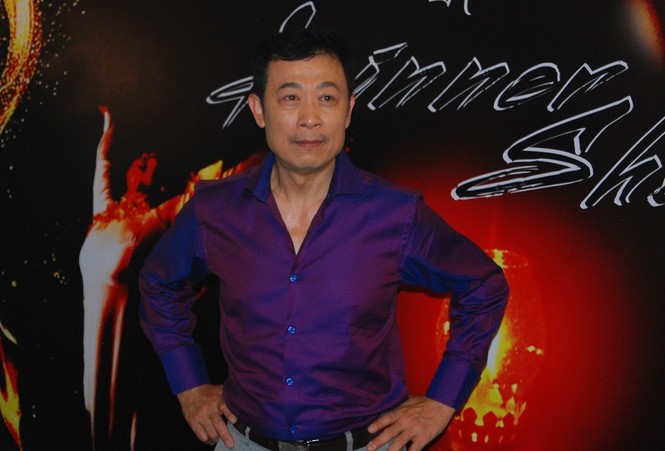 Chánh Tín, Thái Hòa, Charlie Nguyễn tới chúc mừng Vân Sơn mở show mới - ảnh 1