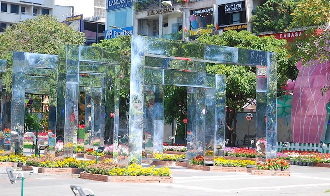 Ngắm đường hoa Nguyễn Huệ trước giờ khai mạc - ảnh 3