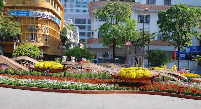 Ngắm đường hoa Nguyễn Huệ trước giờ khai mạc - ảnh 5