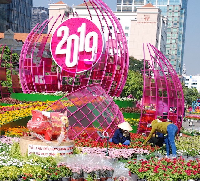 Ngắm đường hoa Nguyễn Huệ trước giờ khai mạc - ảnh 7