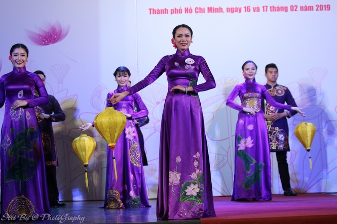 79 tuổi còn tham dự cuộc thi “Duyên dáng áo dài” - ảnh 1