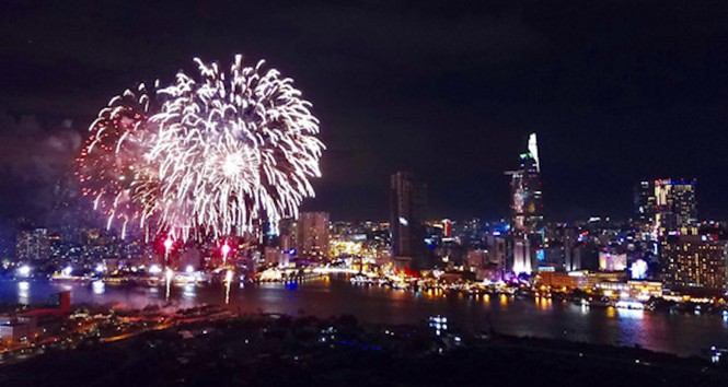 Những nơi lý tưởng để ngắm pháo hoa tối 30/4 ở Sài Gòn - ảnh 1
