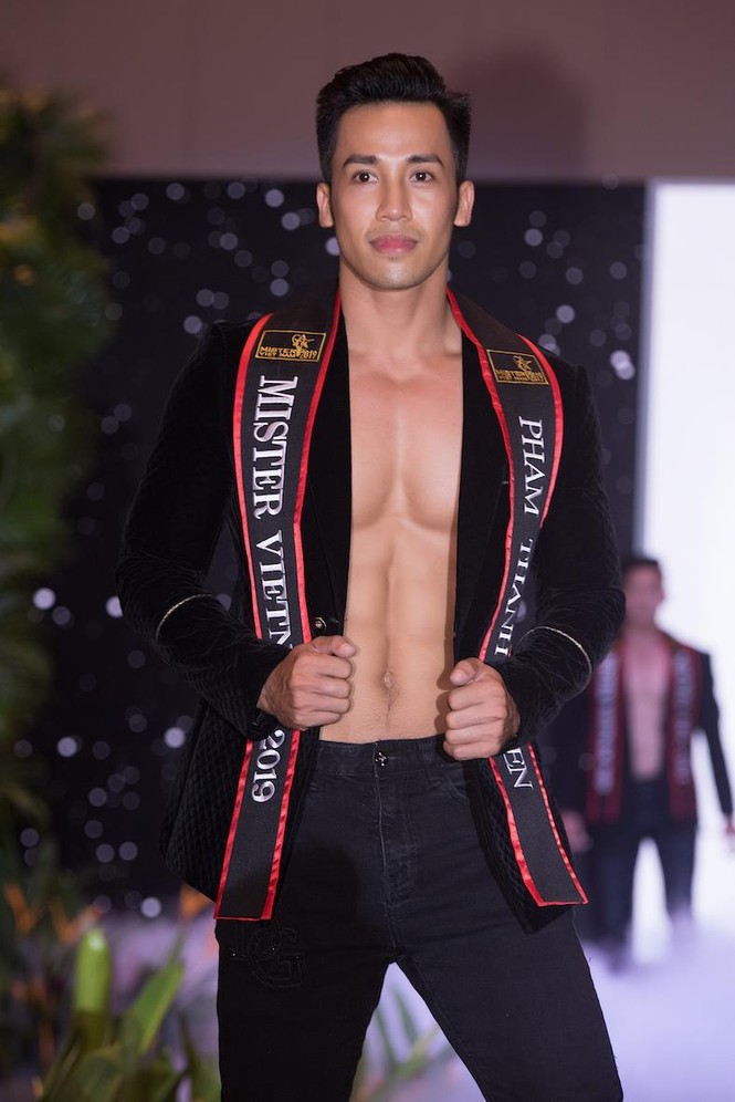 Top 30 Mister Vietnam 2019 xuất hiện với body "nóng bỏng" ra mắt báo chí - www.TAICHINH2A.COM