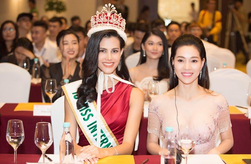 Á hậu Tường San chính thức được đề cử đi thi Hoa hậu Quốc tế 2019 - ảnh 2