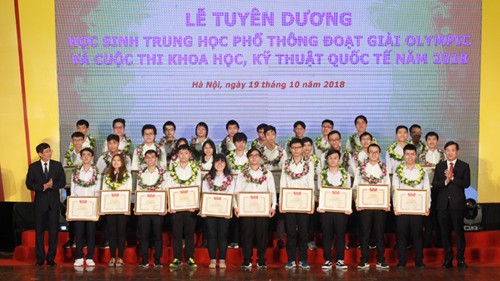 Hai học sinh xuất sắc nhân Huân chương Lao động Hạng Ba - ảnh 2