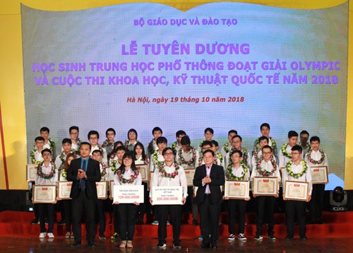 Hai học sinh xuất sắc nhân Huân chương Lao động Hạng Ba - ảnh 3