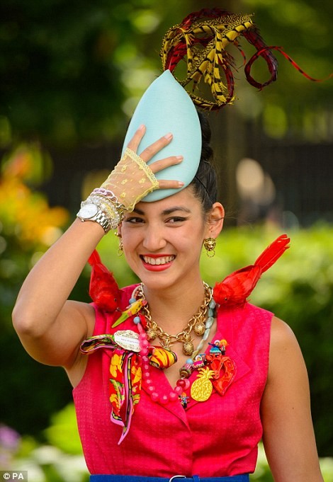 Những chiếc mũ độc đáo tại lễ hội đua ngựa Royal Ascot - ảnh 3