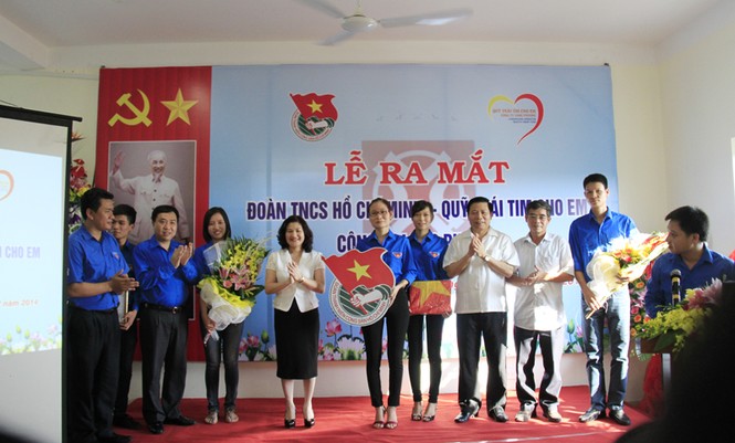 Tặng quà tri ân thương binh, gia đình liệt sỹ - ảnh 10