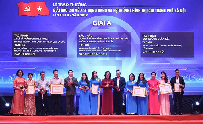 Trao thưởng hai giải báo chí về xây dựng Đảng và phát triển văn hóa - ảnh 1