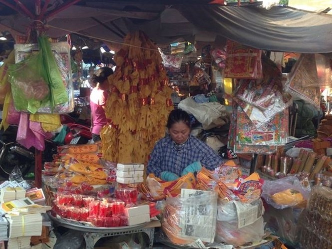 Thị trường rằm tháng 7: Đắt đồ chay, đìu hiu đồ mã ở TPHCM - ảnh 11