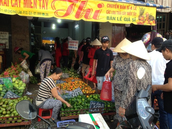 Thị trường rằm tháng 7: Đắt đồ chay, đìu hiu đồ mã ở TPHCM - ảnh 1