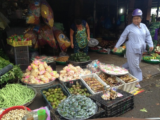 Thị trường rằm tháng 7: Đắt đồ chay, đìu hiu đồ mã ở TPHCM - ảnh 3