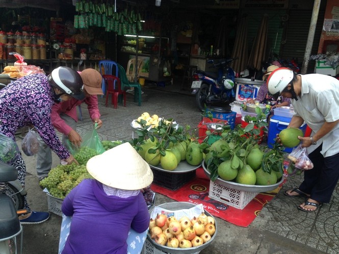 Thị trường rằm tháng 7: Đắt đồ chay, đìu hiu đồ mã ở TPHCM - ảnh 4