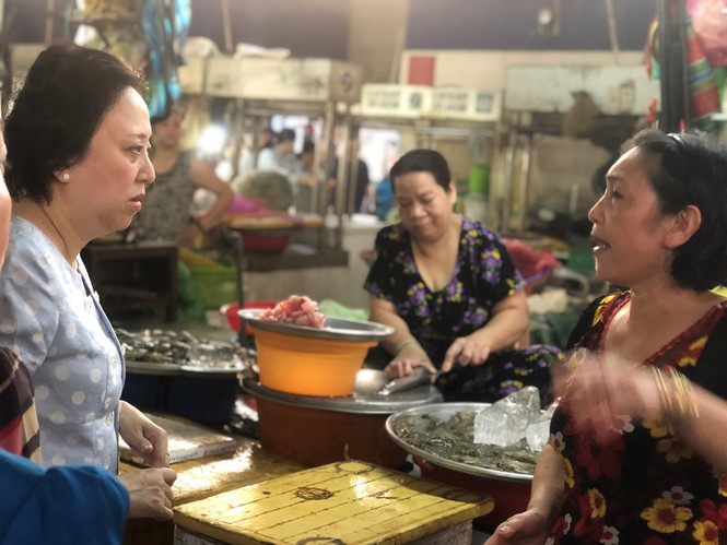 Sợ dịch tả, thịt heo ở Sài Gòn ế chỏng chơ - ảnh 3