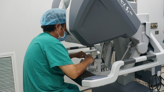Lần đầu tiên dùng robot mổ lấy thận tại Việt Nam - ảnh 2