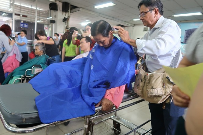 Chủ nhật yêu thương - Nơi âm nhạc xoa dịu nỗi đau bệnh tật - ảnh 3