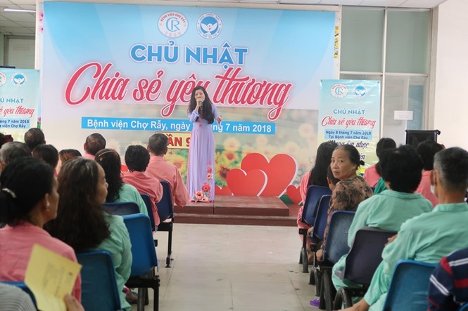 Chủ nhật yêu thương - Nơi âm nhạc xoa dịu nỗi đau bệnh tật - ảnh 1