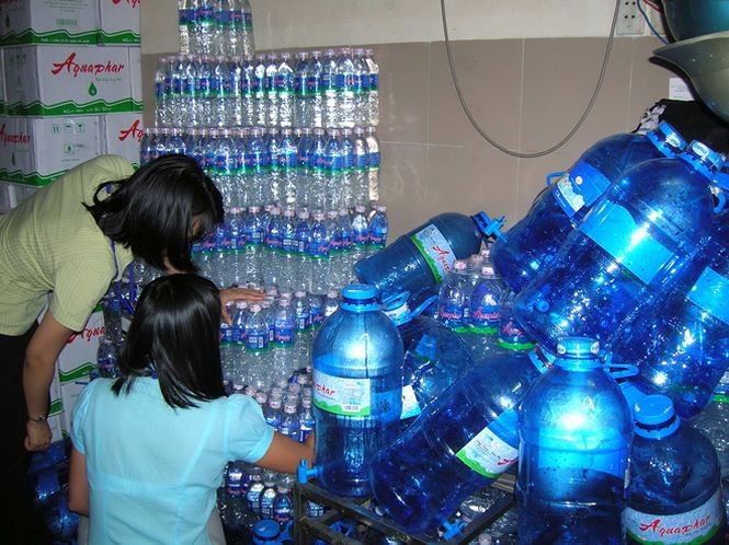 TPHCM: Còn tình trạng dùng nước giếng sản xuất nước đóng bình - ảnh 1