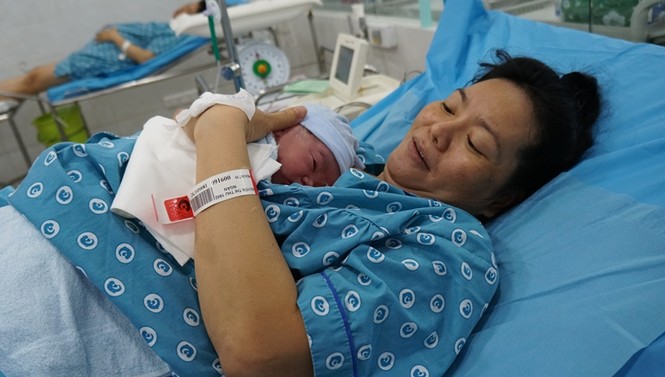 TPHCM: 6 cháu bé đồng loạt chào đời đúng khoảnh khắc giao thừa - ảnh 2
